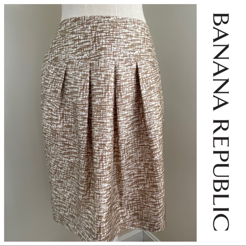 NWT Silk Gold/White Banana Republic Skirt
